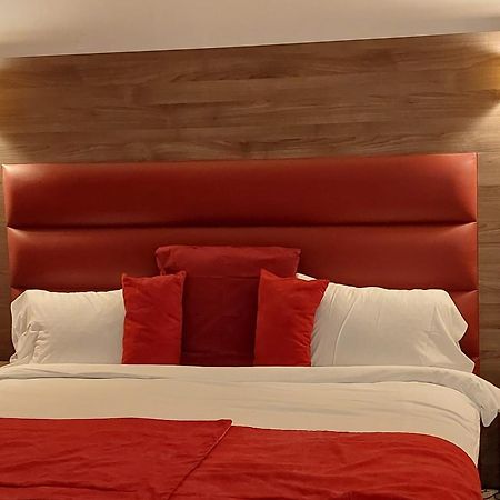 Happy Land Holliday Residential Hotel Épinay-sur-Seine Екстериор снимка
