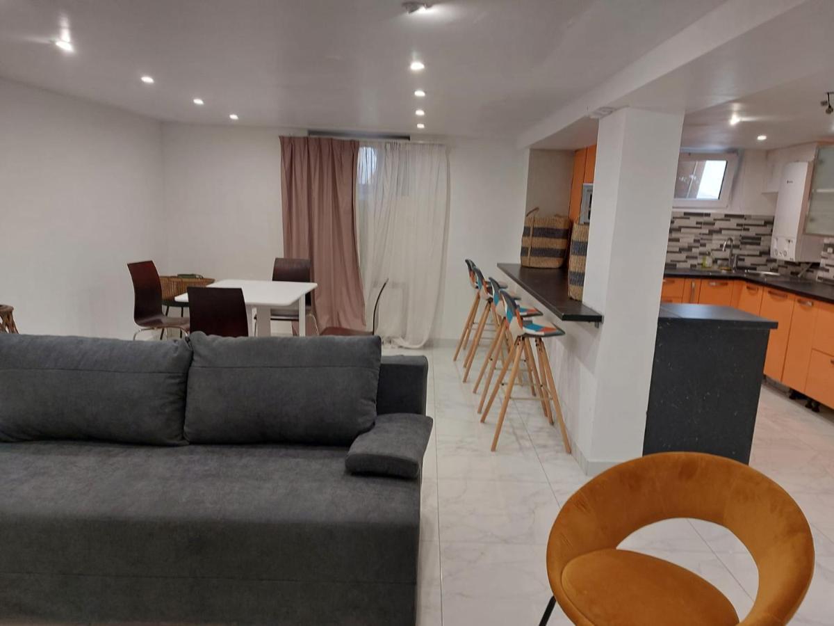 Happy Land Holliday Residential Hotel Épinay-sur-Seine Екстериор снимка