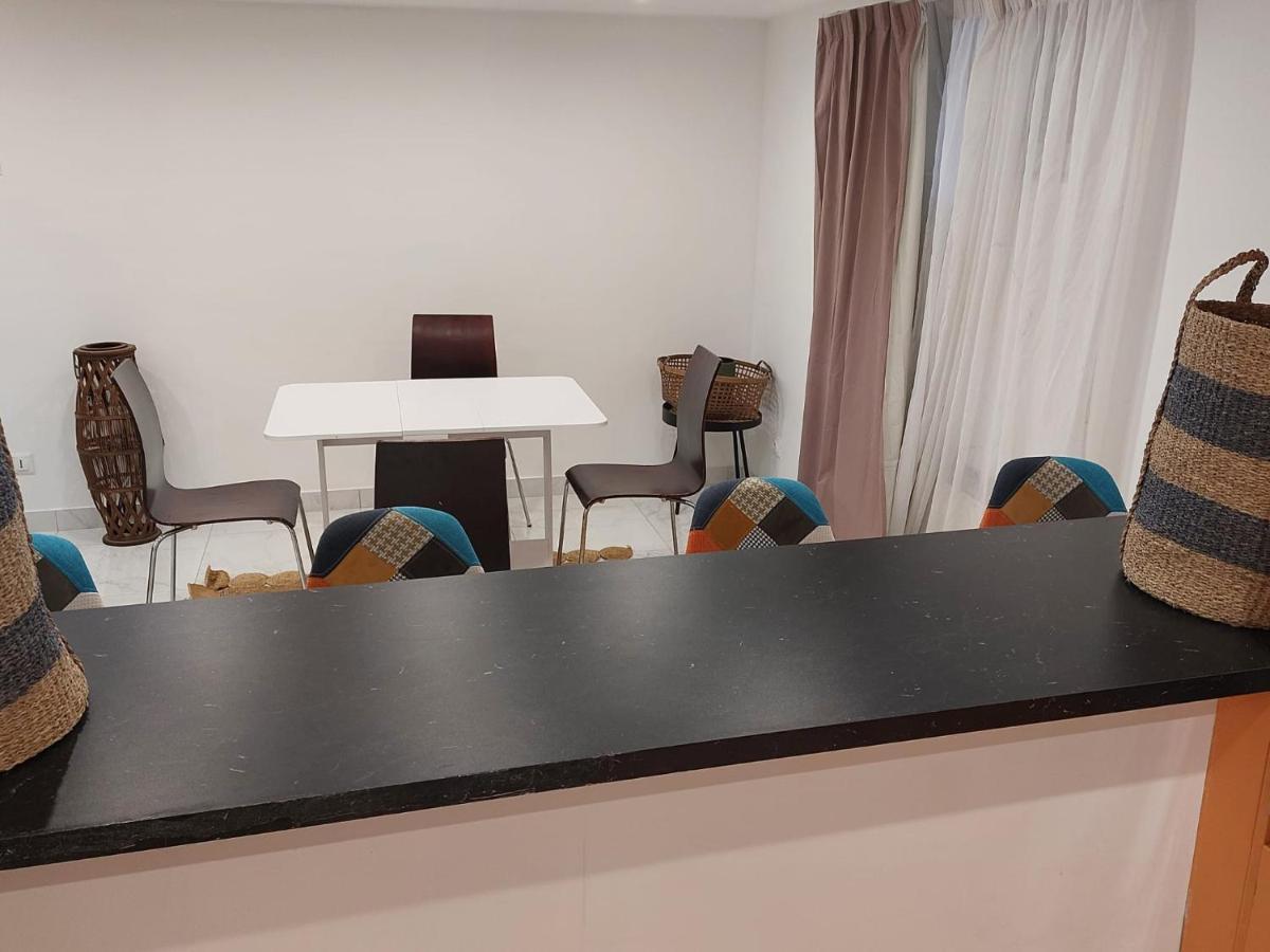 Happy Land Holliday Residential Hotel Épinay-sur-Seine Екстериор снимка