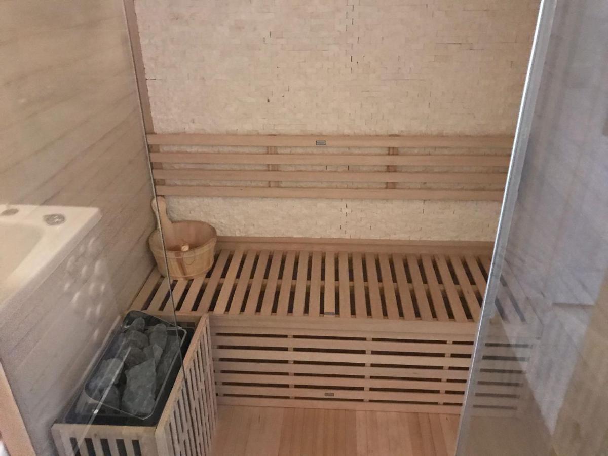 Happy Land Holliday Residential Hotel Épinay-sur-Seine Екстериор снимка