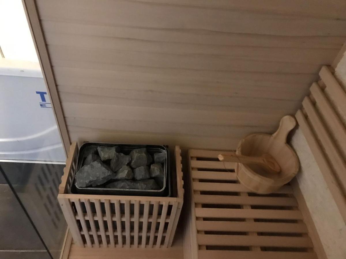 Happy Land Holliday Residential Hotel Épinay-sur-Seine Екстериор снимка