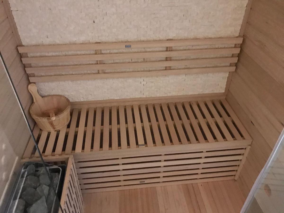 Happy Land Holliday Residential Hotel Épinay-sur-Seine Екстериор снимка