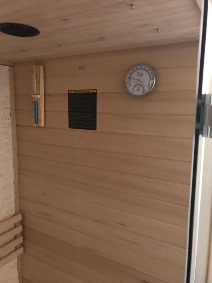 Happy Land Holliday Residential Hotel Épinay-sur-Seine Екстериор снимка